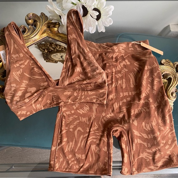 SKIMS SHORT SET BROWN - Picture 2 of 8